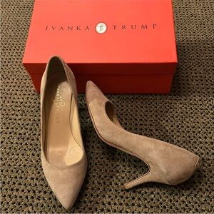 Ivanka Trump suede Women's Tan Pumps